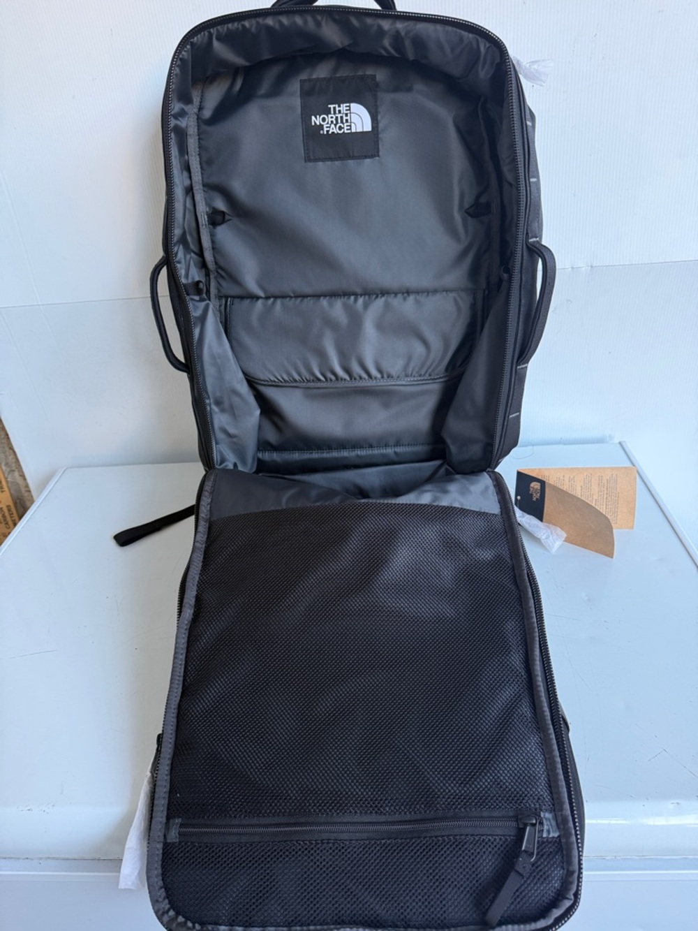 NEW WITH TAGS The North Face 35L Travel Pack Backpack Black Carry On Laptop - Picture 11 of 12
